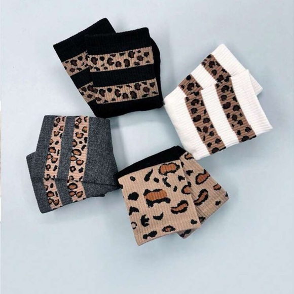 Leopard Print Socks Set - Picture 3 of 3